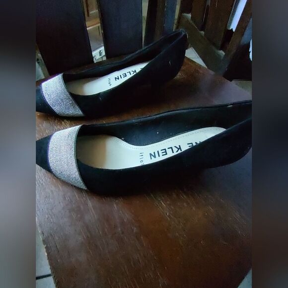 Anne Klein Black Suede and Silver Rhinestone Low Heels 7.5 - Picture 4 of 6
